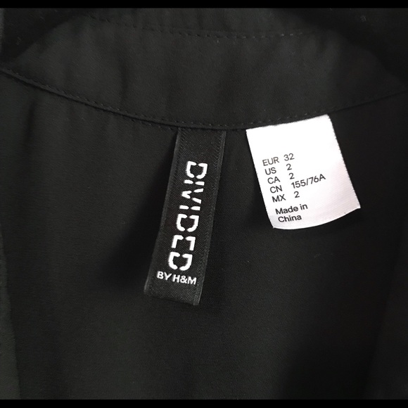 Divided by H&M Embellished Sleeveless Button Down - Picture 4 of 5